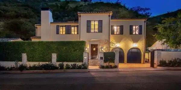 1445 N Bundy Drive