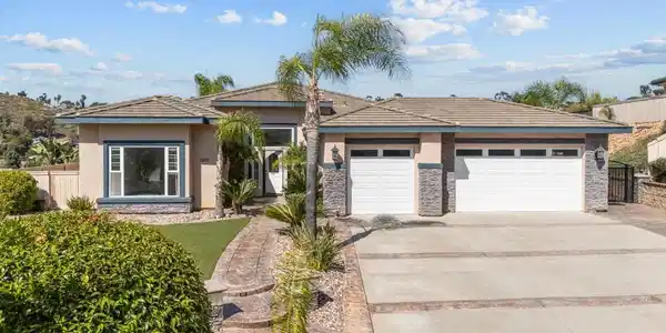 8818 Diamondback Dr