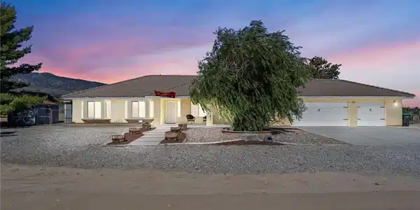3632 Cambria