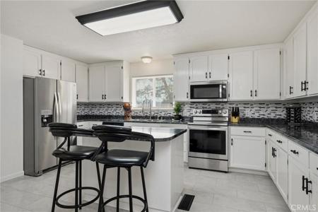 18685 Oak Grove