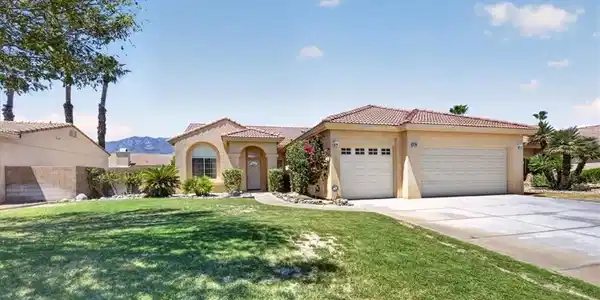 27745 Avenida Maravilla