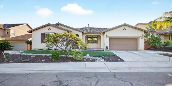 5276 Bella Vista St