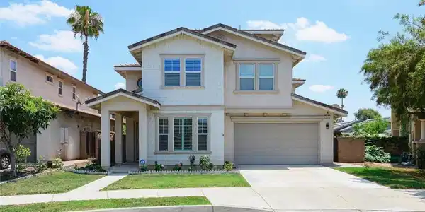 1018 N Smiderle Loop
