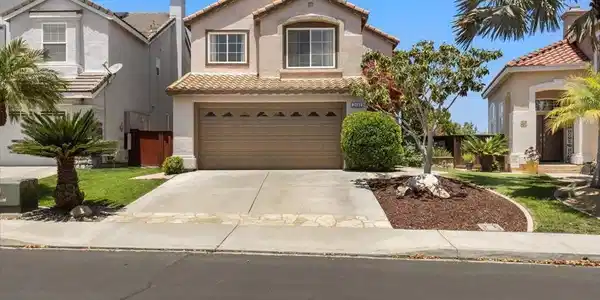 2402 Bear Rock Glen
