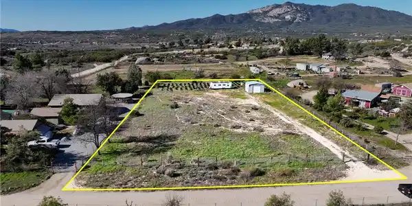 1 Boulder Hill Road