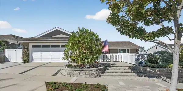 2821 Alta Vista