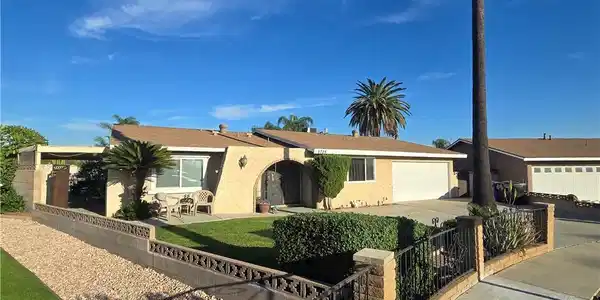 8725 Boxwood Court