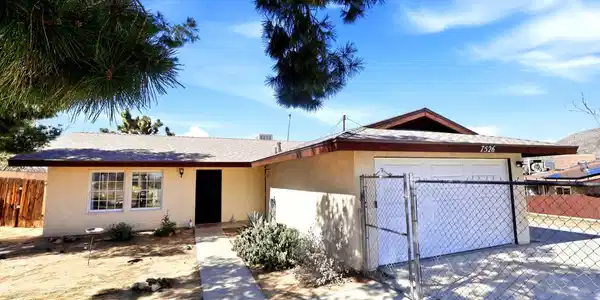 7526 Apache Trail