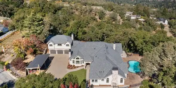 700 Clipper Hill