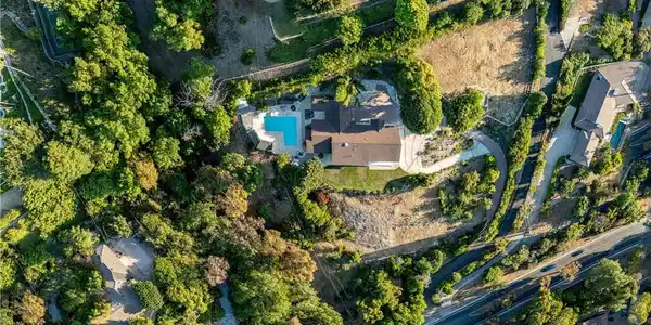 2840 Palos Verdes Drive N