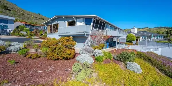 399 El Portal Drive