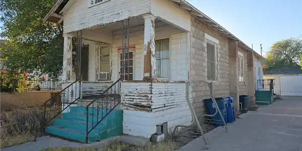 618 Palm Way