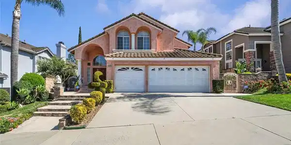 15049 Avenida De Las Flores