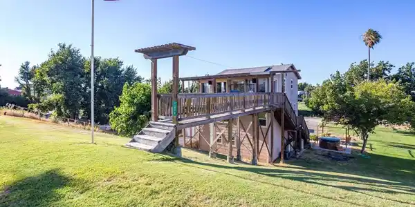 1376 Taylor Rd