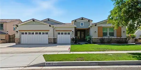 12877 Golden Prairie Drive