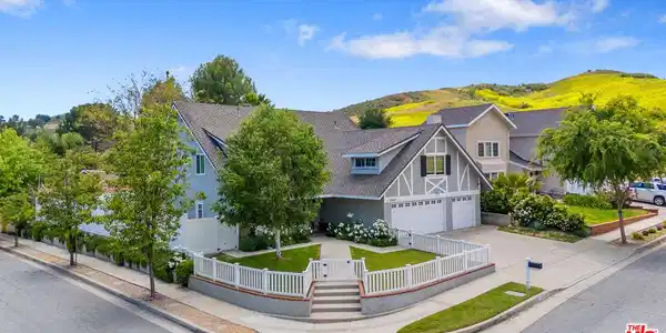 27062 Helmond Drive