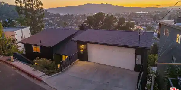 1337 E Palmer Avenue