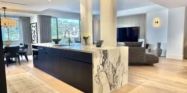 818 N Doheny Drive