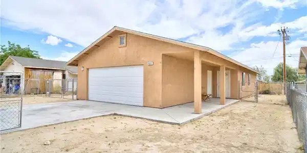 6627 Smoketree