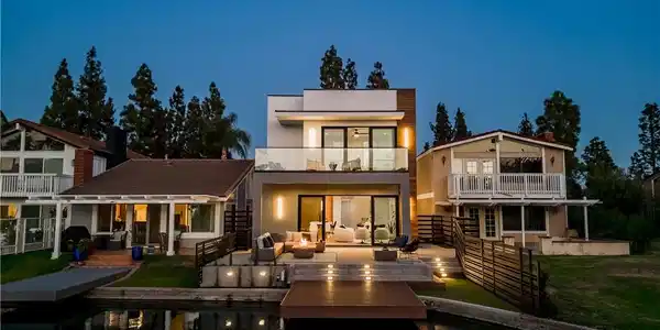 21885 Huron Lane