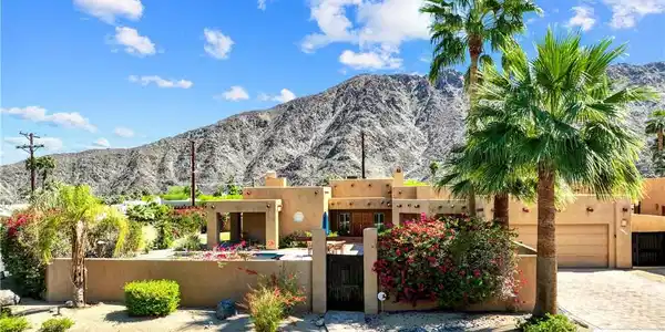 53780 Avenida Villa
