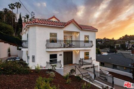 2348 Baxter Street