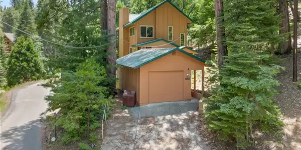 1153 Silver Tip Lane