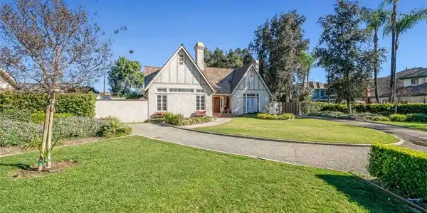 1200 S Santa Anita