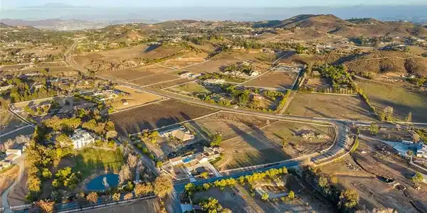 39550 Calle De Companero