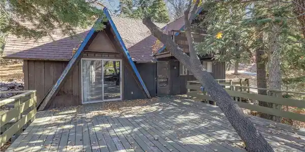 1332 Siskiyou Drive