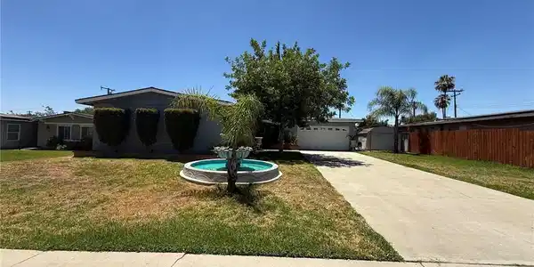 1275 E 37th
