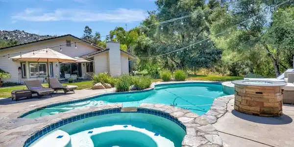 10148 Rayford Dr