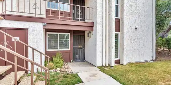 6878 Navajo Rd
