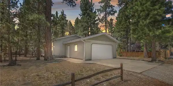 2308 Manzanita Lane