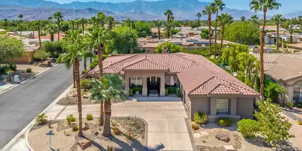7 Hillcrest Drive