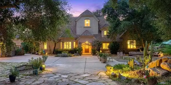39455 Avenida La Cresta