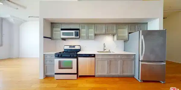 420 S San Pedro Street