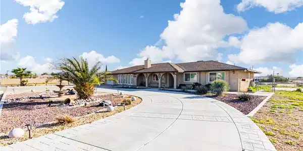 15358 Apple Valley