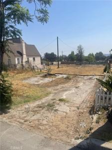318 W Altadena Drive