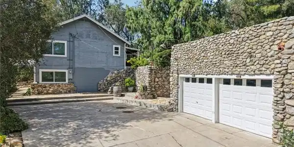 16925 Hillside Drive