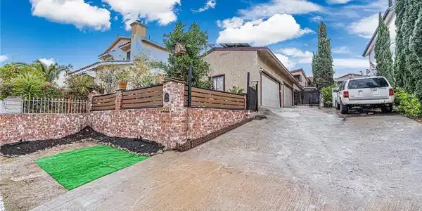 10334 Tujunga Canyon