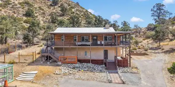 7635 Desert Front Road