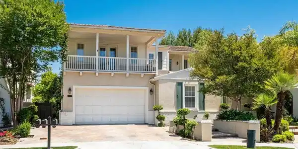26800 Fairlain Drive