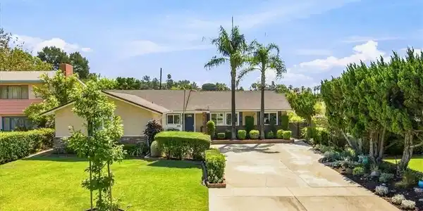 1034 N Soldano