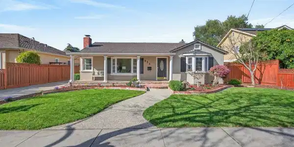 935 El Rio Drive