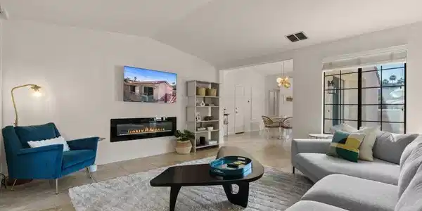 2701 E Mesquite Avenue