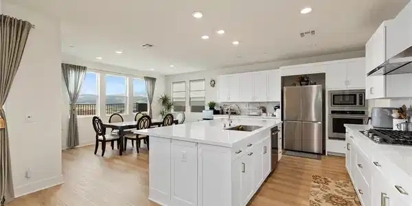 1577 Calle Mayfair
