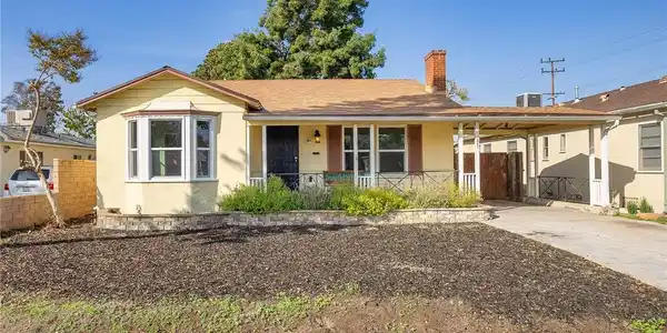 207 W Ash Avenue