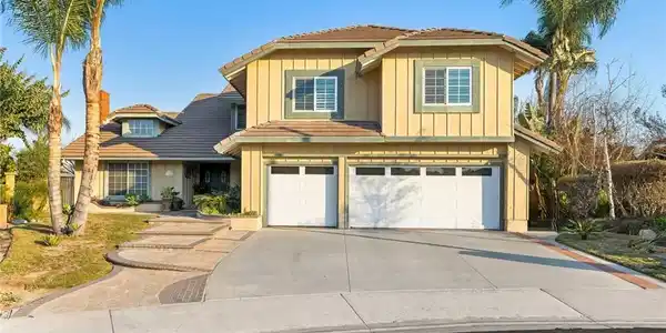 21282 Hillside Court