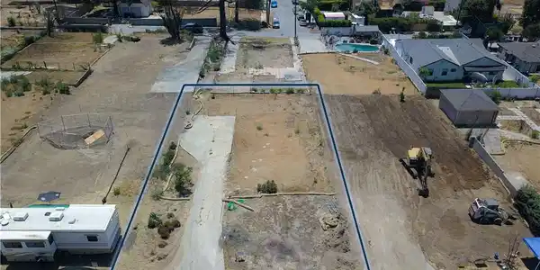 284 W Las Flores Drive